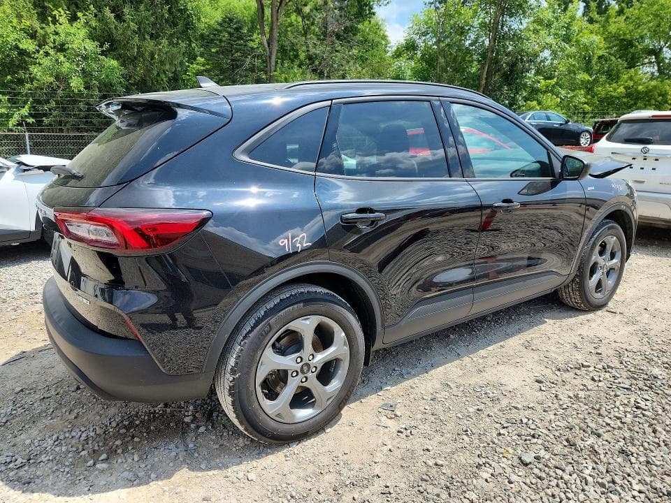 2025 FORD ESCAPE ST LINE 3