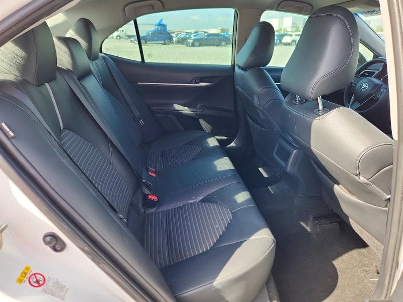 2018 TOYOTA CAMRY SE 10