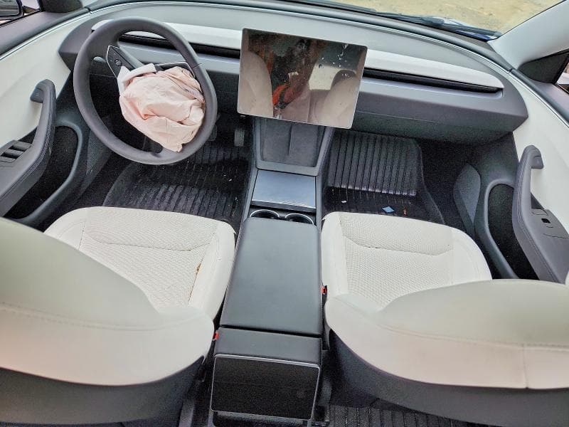 2026 TESLA MODEL 3 8