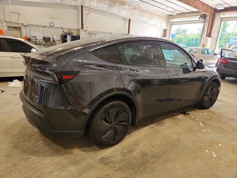 2026 TESLA MODEL Y 3
