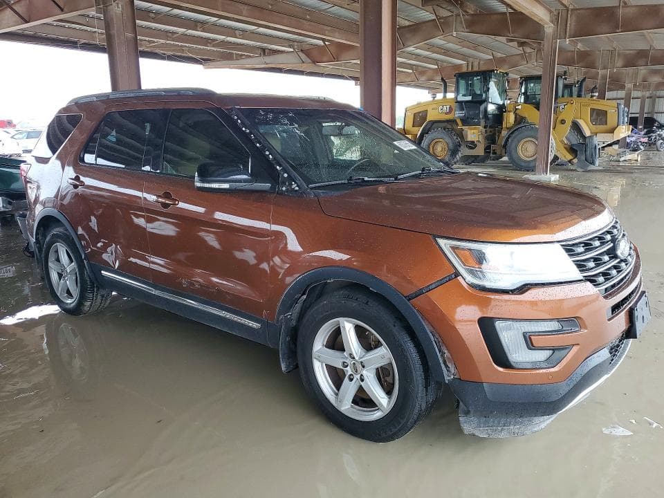 2017 FORD EXPLORER XLT 4