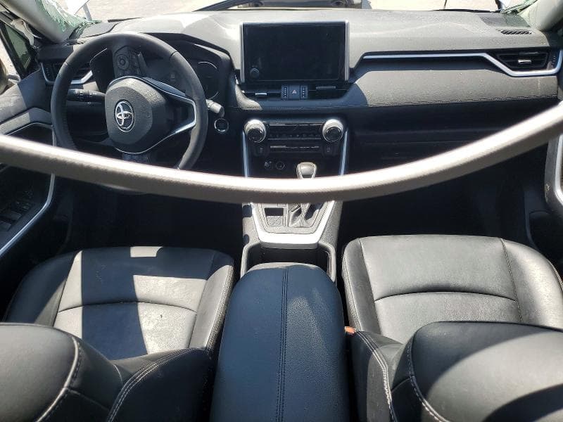 2024 TOYOTA RAV4 XLE PREMIUM 8