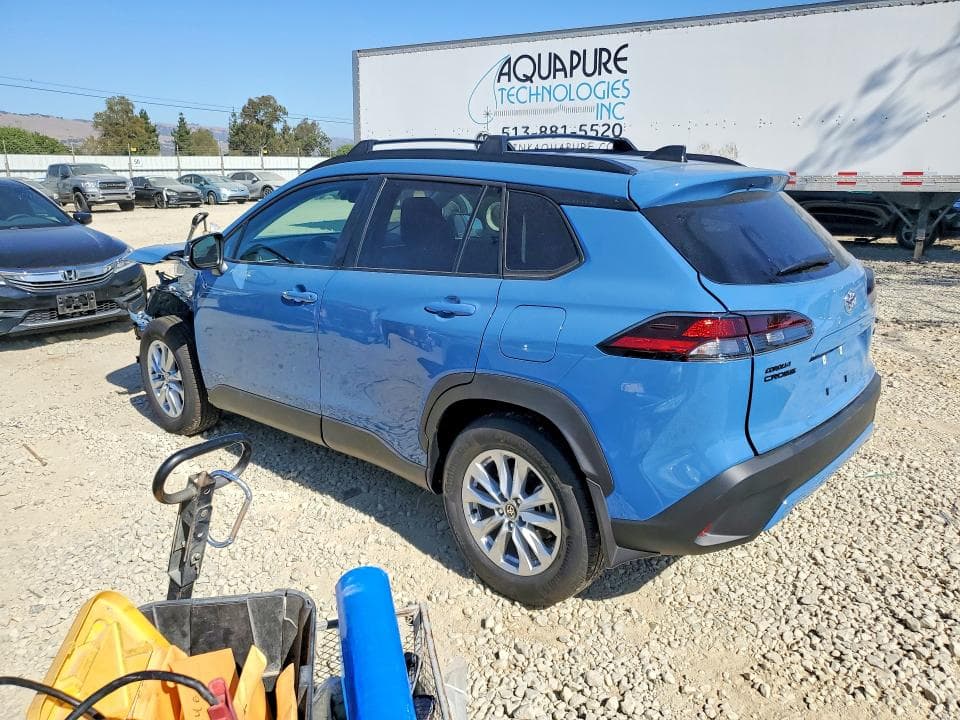 2026 TOYOTA COROLLA CROSS LE 2