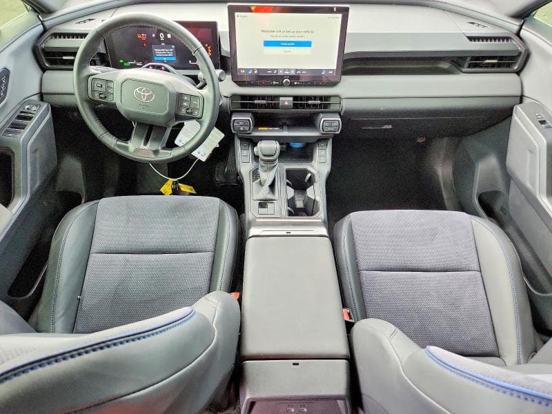 2026 TOYOTA RAV4 XSE 8