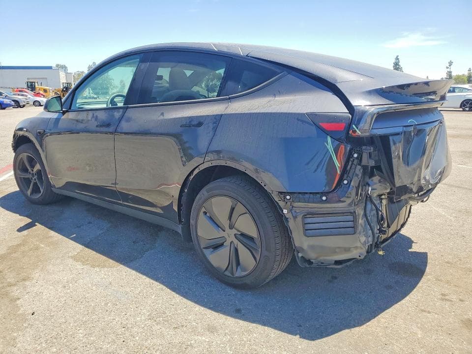 2026 TESLA MODEL Y 2