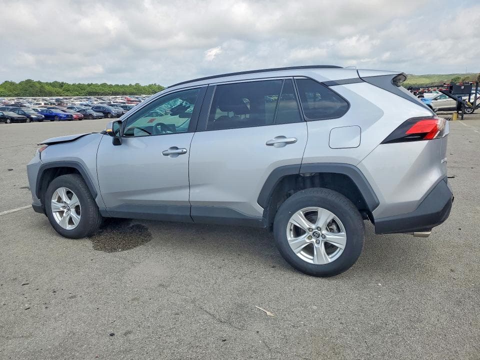 2021 TOYOTA RAV4 XLE 2
