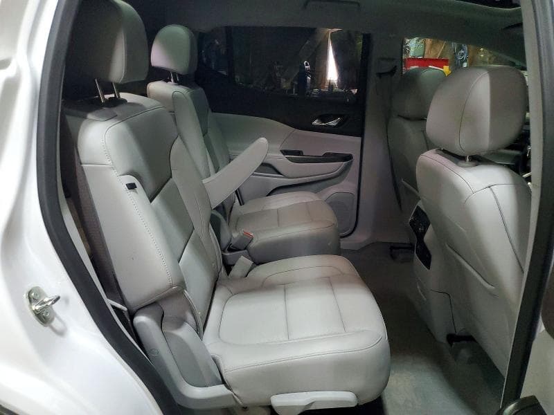 2023 GMC ACADIA SLT 11