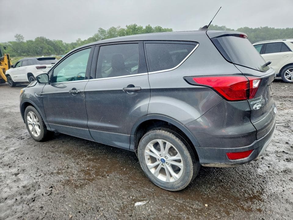 2019 FORD ESCAPE SE 2