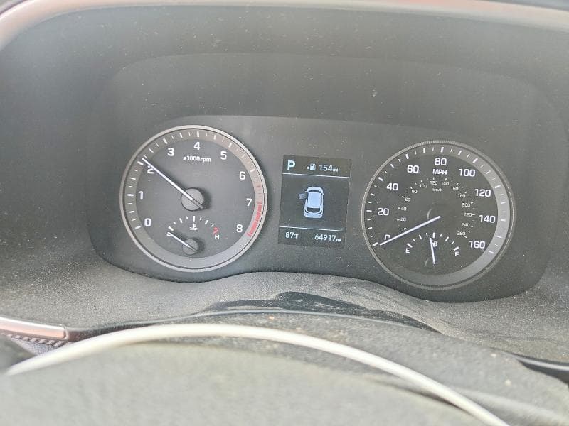 2020 HYUNDAI TUCSON SE 9