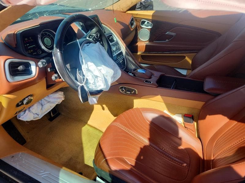 2018 ASTON MARTIN DB11 8