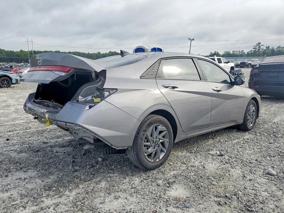 2024 HYUNDAI ELANTRA BLUE 3
