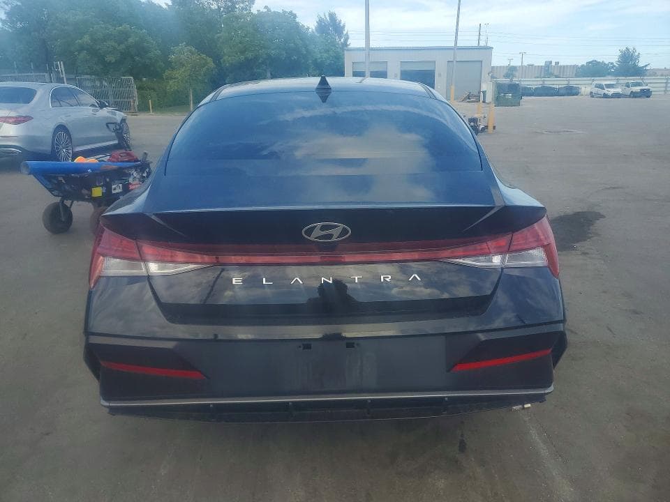 2024 HYUNDAI ELANTRA SEL 6