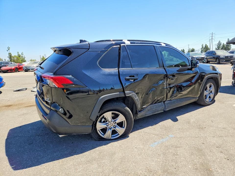 2022 TOYOTA RAV4 LE 3