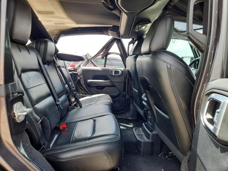 2018 JEEP WRANGLER UNLIMITED SAHARA 10