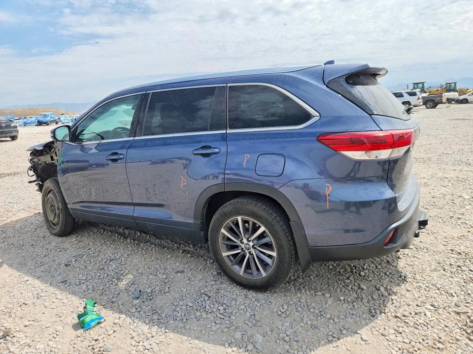 2019 TOYOTA HIGHLANDER XLE 2