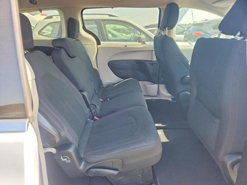 2019 CHRYSLER PACIFICA TOURING PLUS 11