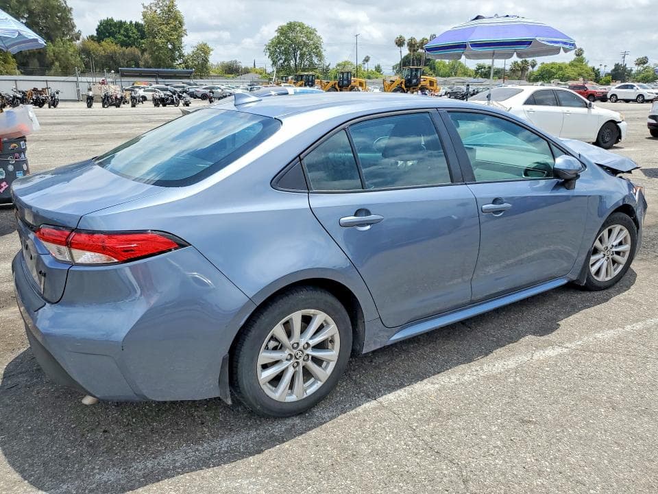 2025 TOYOTA COROLLA LE 3