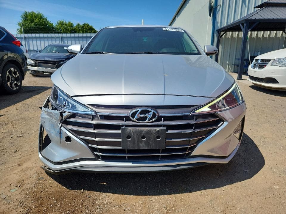 2019 HYUNDAI ELANTRA SE 5