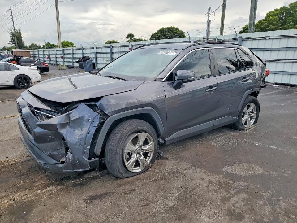 2021 TOYOTA RAV4 XLE - 1