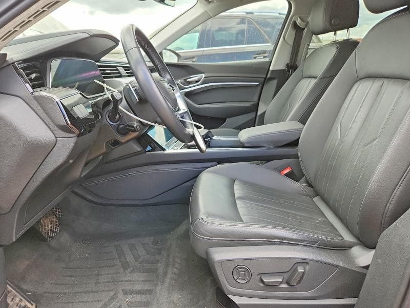 2022 AUDI E-TRON PREMIUM 7