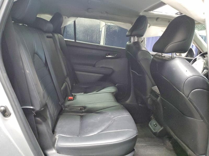 2023 TOYOTA HIGHLANDER XLE 11