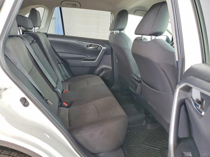 2021 TOYOTA RAV4 XLE 11