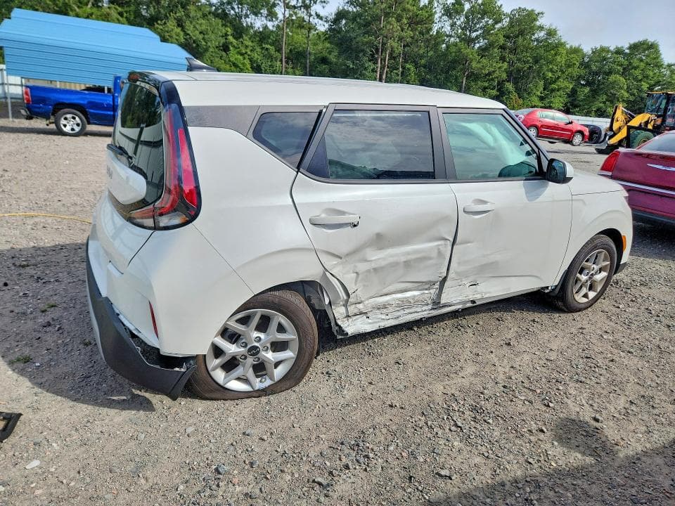 2025 KIA SOUL LX 3