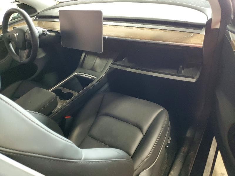 2023 TESLA MODEL Y 8