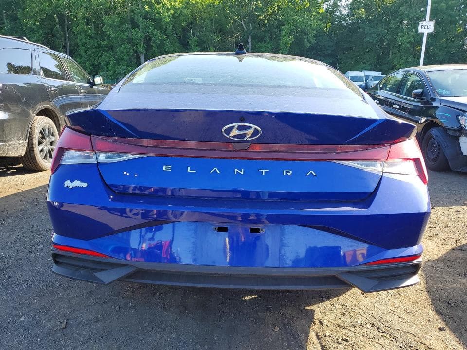 2022 HYUNDAI ELANTRA SE 6