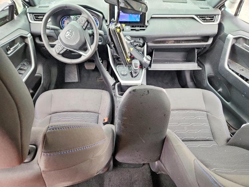 2024 TOYOTA RAV4 SE 8