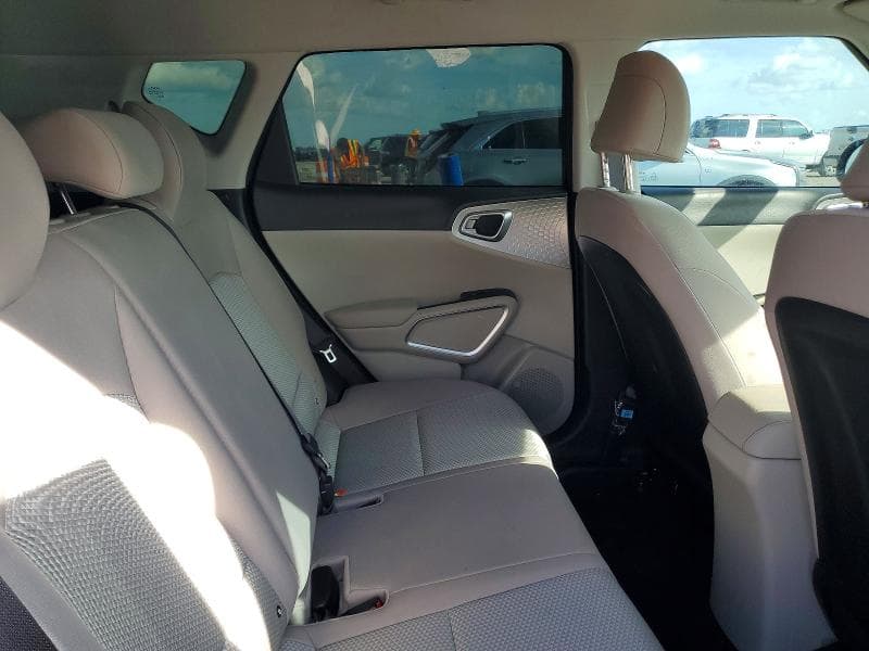 2024 KIA SOUL LX 10