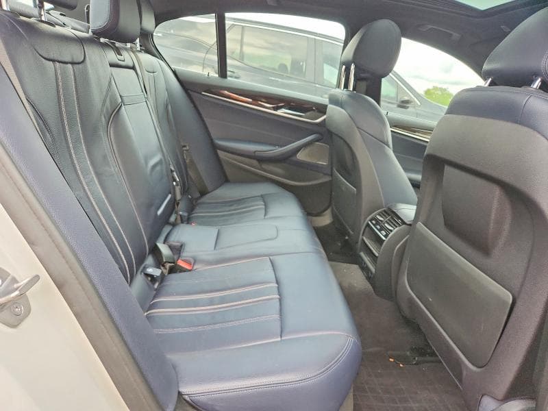 2018 BMW 530 XI 10
