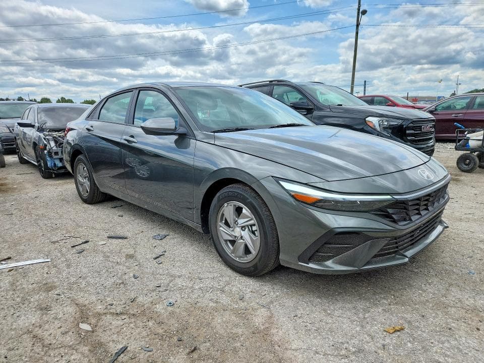2026 HYUNDAI ELANTRA SE 4