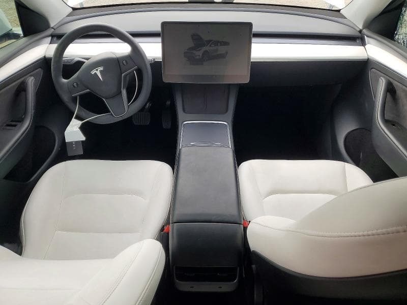 2023 TESLA MODEL Y 8