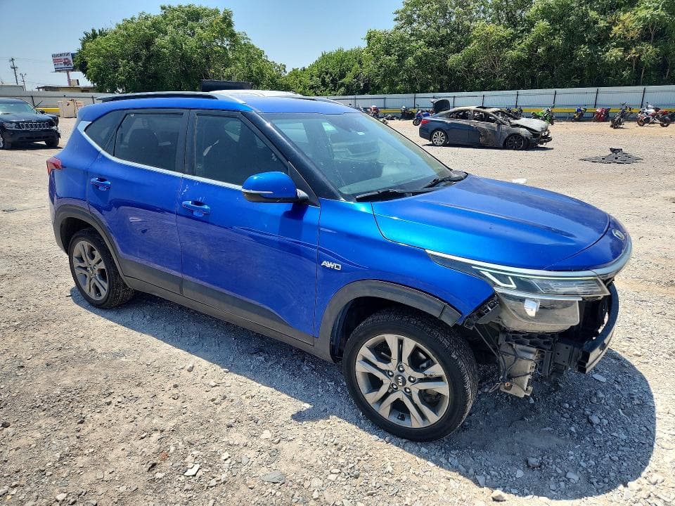 2021 KIA SELTOS S 4