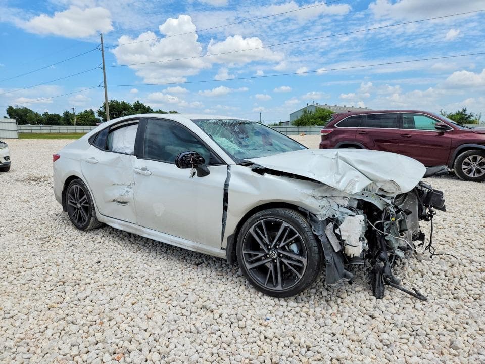 2025 TOYOTA CAMRY XSE 4