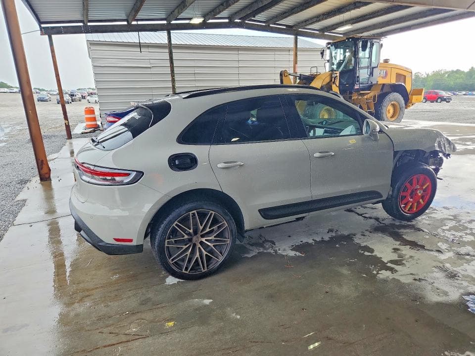 2026 PORSCHE MACAN BASE/T 3