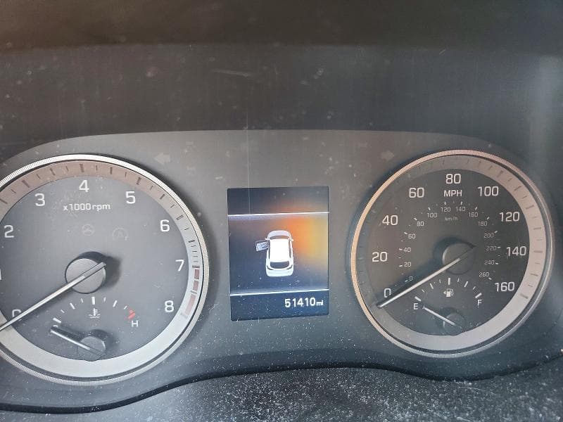 2020 HYUNDAI TUCSON SE 9