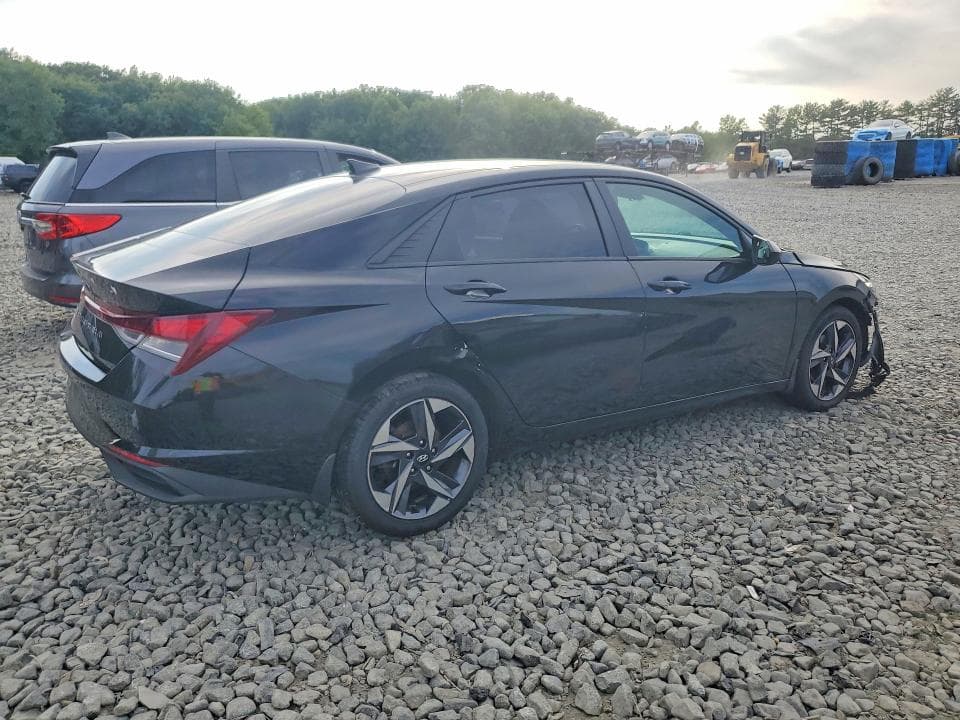 2023 HYUNDAI ELANTRA SEL 3