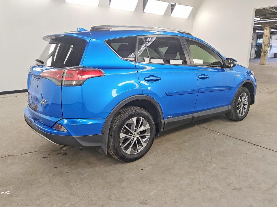 2017 TOYOTA RAV4 HYBRID XLE 3