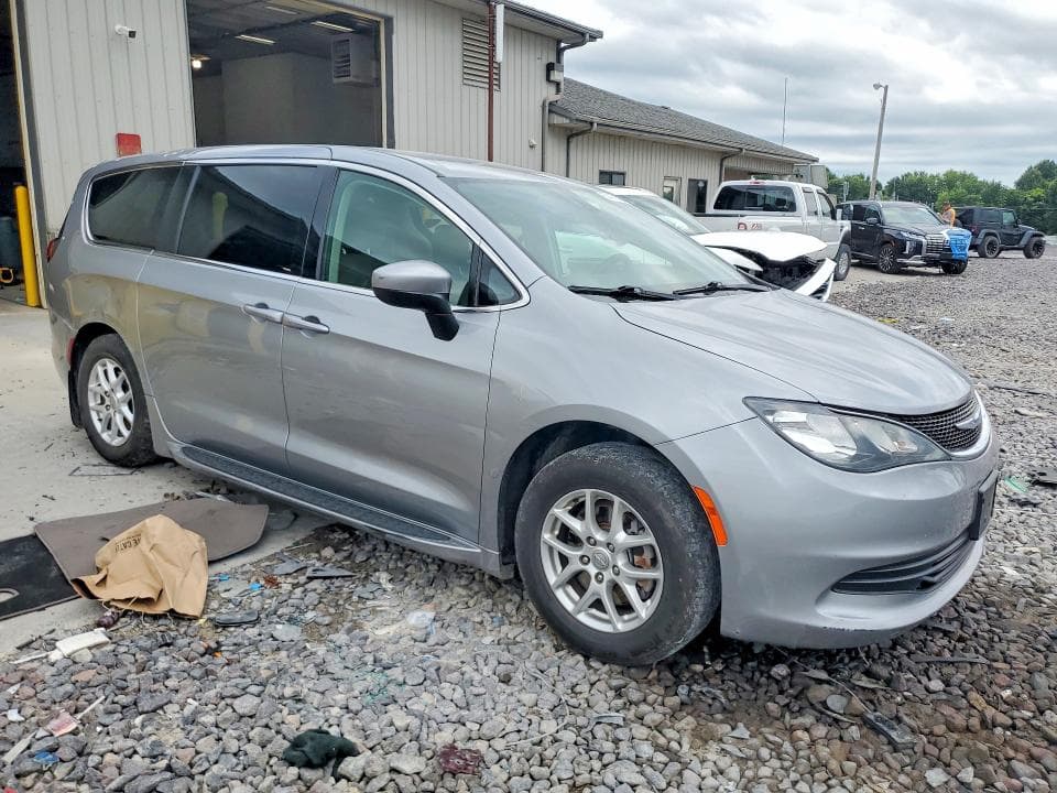 2019 CHRYSLER PACIFICA LX 4