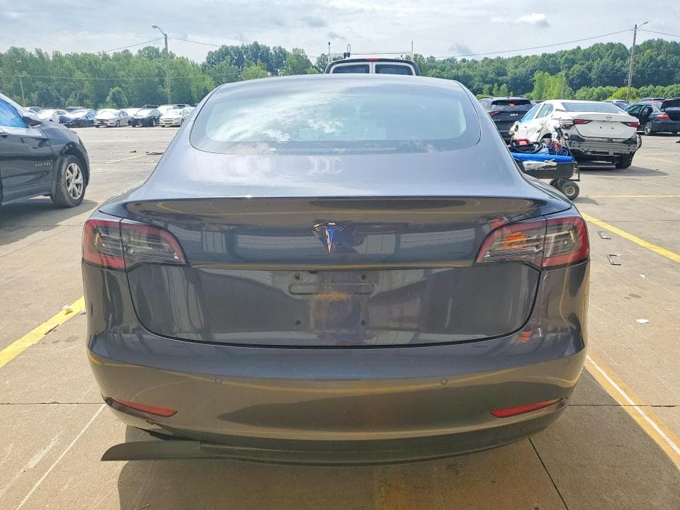 2018 TESLA MODEL 3 6