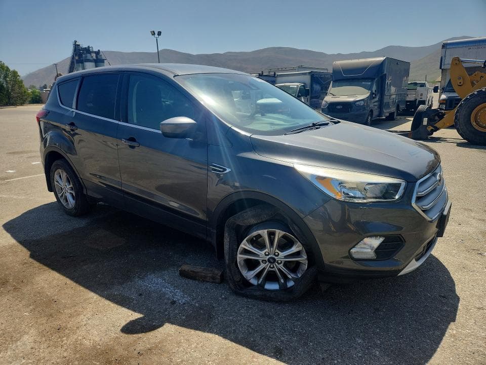 2019 FORD ESCAPE SE 4
