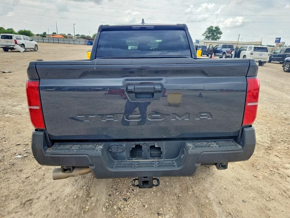 2025 TOYOTA TACOMA SR 6