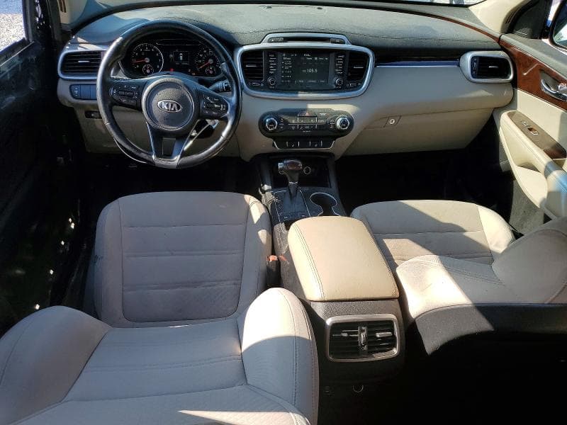 2017 KIA SORENTO LX 8