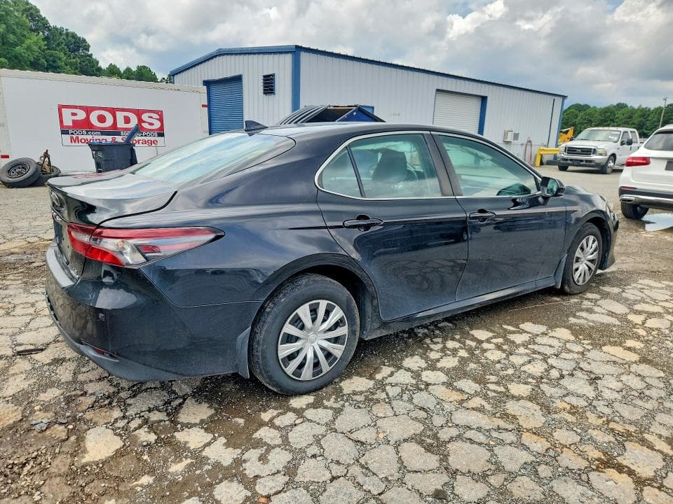 2022 TOYOTA CAMRY LE 3