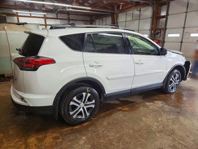 2018 TOYOTA RAV4 LE 3
