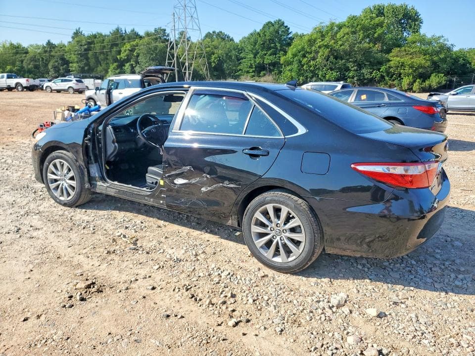 2017 TOYOTA CAMRY XLE 2