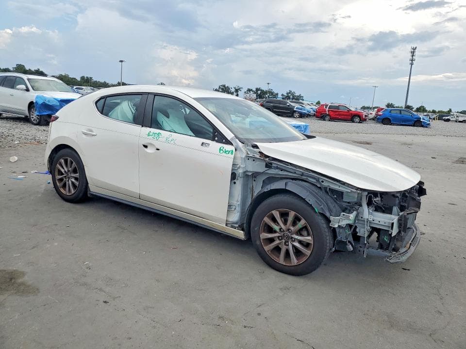2021 MAZDA 3 4