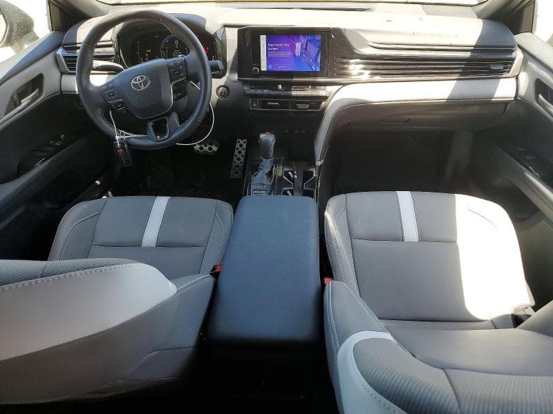 2025 TOYOTA CAMRY SE 8